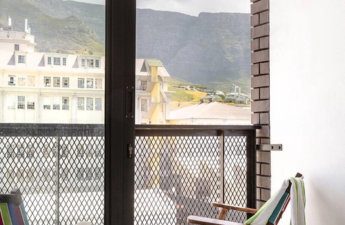 Cape Town City Centre Apartment | Contemporary Living in the heart of Woodstock