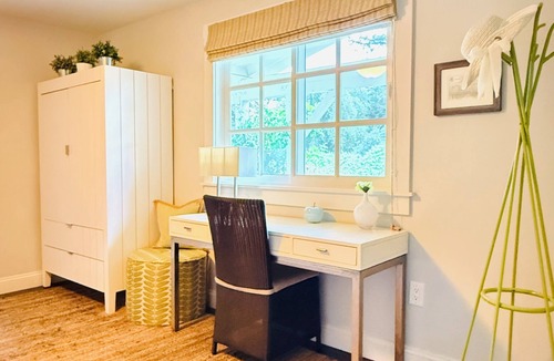 Kenwood House | Contemporary Luxury in Wine Country - Walkable to 9 tasting rooms!