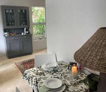 Gillitts Apartment | Contemporary & Spacious Courtyard Unit