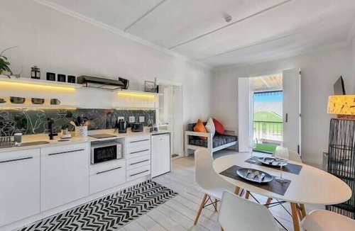 Observatory Apartment | Contemporary & Stylish Apartment in Observatory