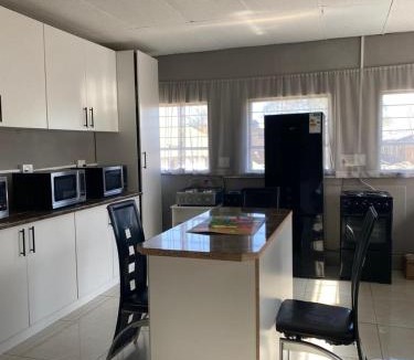 Mahikeng House | Contractors Accommodation at pio guest house