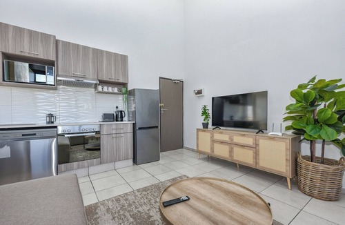 Parkwood Apartment | Conveniently located 2 Bed with fabulous Amenities