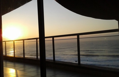 La Mercy Apartment | Coral Reef With Beautiful Blue Ocean Views.