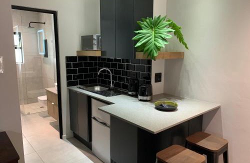 Nahoon Bed & Breakfast | Coral Wood Self Catering Suites and B&B