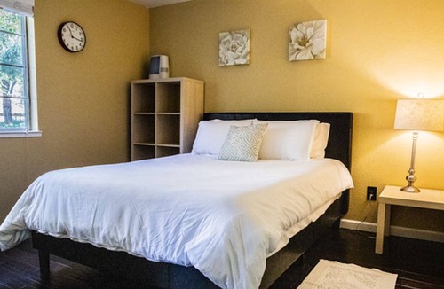 San Ramon Condo | Corporate rental-Private patio- Parking-WIFI- Full size W/D in unit