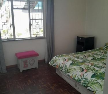 Queensburgh Bed & Breakfast | Cosmic Retreat Studio Cottage
