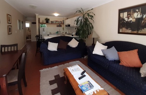 Hout Bay Apartment | Cosy and Secure One Bedroom Flatlet
