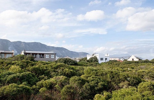 Vermont House | Cosy Beach House in Hermanus just 100 meters from the sea