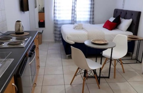 Salt River Apartment | Cosy central studio