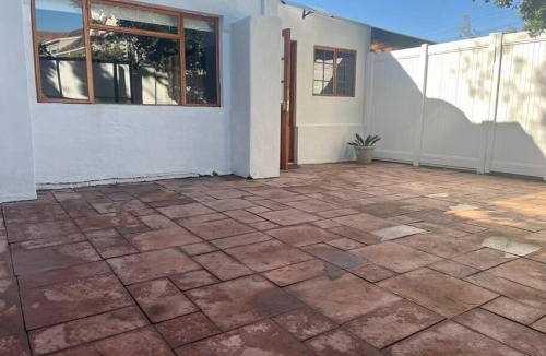 Claremont Villa | Cosy Cottage on Newlands Rd