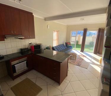 Kareeberg House | Cosy Guesthouse near Muizenberg Beach