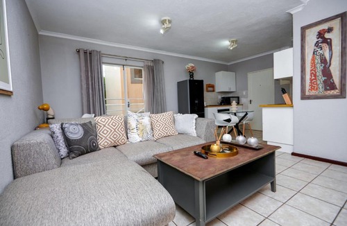 Hatfield Apartment | Cosy Hatfield Apartment