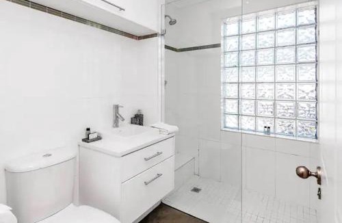 Claremont House | Cosy Home in Claremont