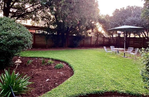 Meyerton House | Cosy Luxury En-suite (pool & lappa)