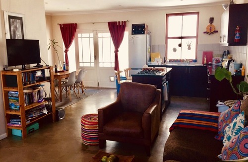 Observatory House | Cosy Private Bedroom, en-suite bathroom in a charming home in Observatory