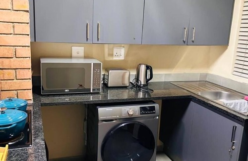 Greater Johannesburg Metropolitan Area Apartment | Cosy two bedroom apartment for short and long stays rental