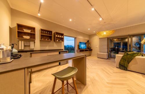 Simondium Ski Chalet | Cottage 1 - Leo Sky Farm