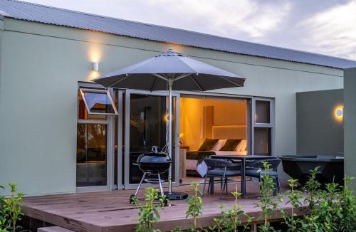 Simondium Ski Chalet | Cottage 2 - Leo Sky Farm