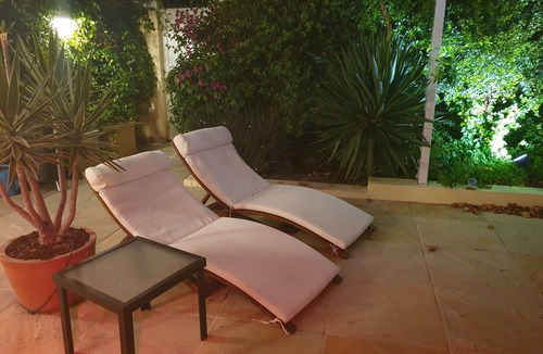 Constantia House | Cottage Cabernet, 4 STAR, Full Kitchen, Fast WiFi, 50" Smart TV, heated Pool