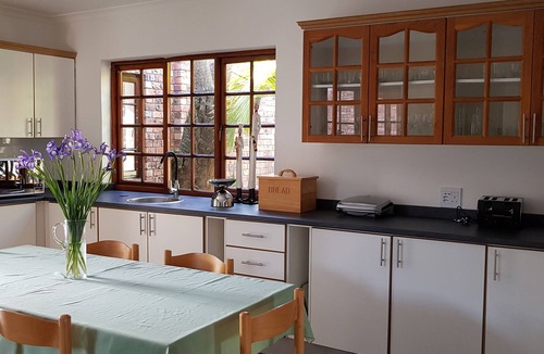 Port Elizabeth Villa | - Country getaway in Peaceful setting yet minutes from Town
