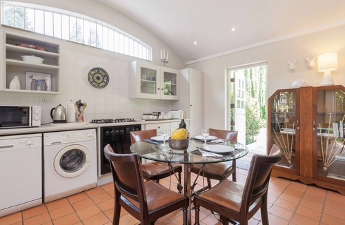 Greater Johannesburg Metropolitan Area Cottage | Country-style city living