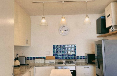 Redhill Apartment | Couples Cove: Luxe Getaway w/jetted bath & views