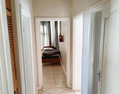 Komani Bed & Breakfast | Courtyard Guest House