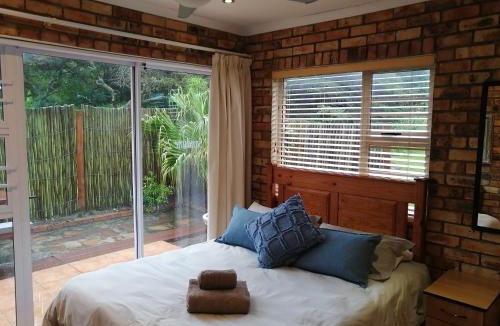 East London Bed & Breakfast | Cove Rock Lodge on Cowrie