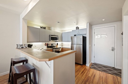 Chelan Condo | Cozy 1 bedroom condo steps away from the lake