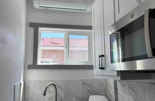 South San Jose Apartment | Cozy 1 bedroom studio A in San Jose with kitchen/free Wi-Fi/laundry/parking