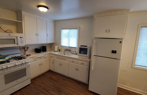 Ventura Apartment | Cozy 1B Prime Location near Stanford