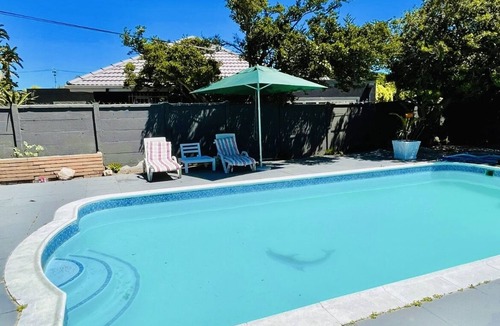 Milnerton House | Cozy 1BR Apartment with Pool in Quiet Neighborhood