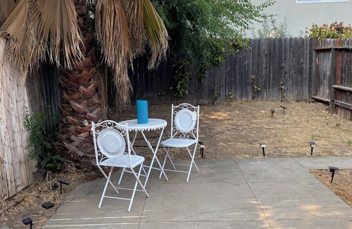 Arden-Arcade Apartment | Cozy 2-bedroom corporate apartment in lovely Sacramento with AC, WiFi , 2