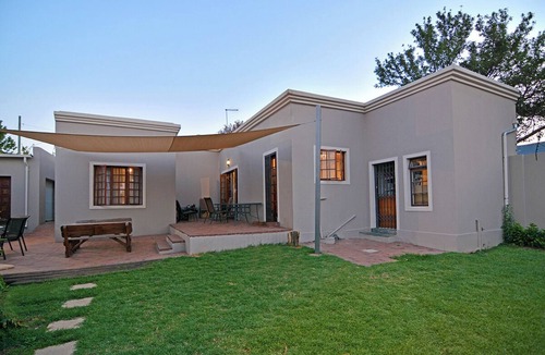 Edenvale Cottage | Cozy 2-bedroom cottage, close to the airport- Edenvale with modern facilities