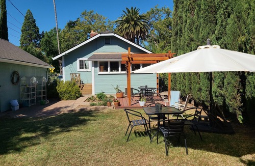 Southeastern Sacramento House | Cozy 2-bedroom house in historic Sacramento near UC Davis Med Center