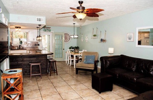Panama City Beach Condo | Cozy 2-bedroom condo with AC in welcoming Panama City Beach