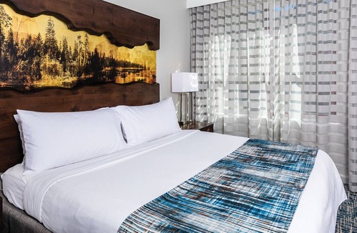 Lakeside Park Resort | Cozy 2-bedroom resort in enjoyable South Lake Tahoe with fitness room, WiFi
