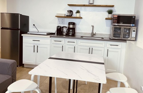 Silver Terrace House | COZY 3Br2Ba and a living room with Big screen Movie & Sunny patio