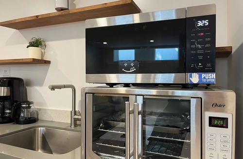 Silver Terrace House | COZY 3Br2Ba and a living room with Big screen Movie & Sunny patio