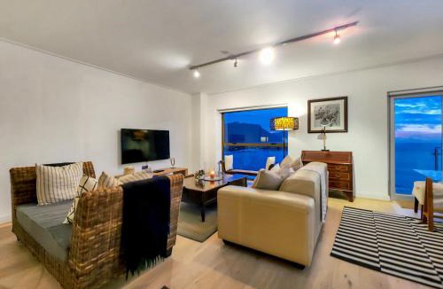 Clifton Apartment | Cozy and stylish with exceptional views!