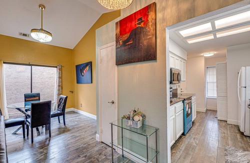 Antelope House | Cozy Antelope Home ~ 14 Mi to Sacramento!