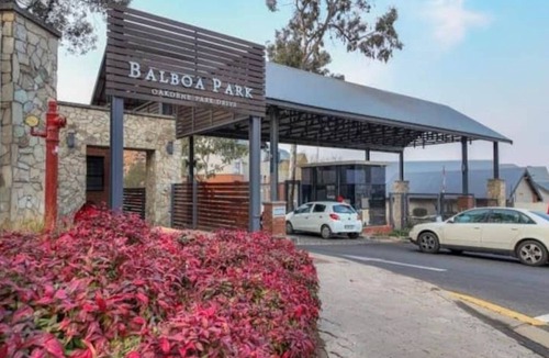 Greater Johannesburg Metropolitan Area Apartment | Cozy apartment: TV/Wi-Fi/Netflix