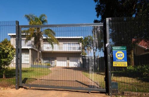 Waterkloof Glen Apartment | Cozy Apartment close to Menlyn
