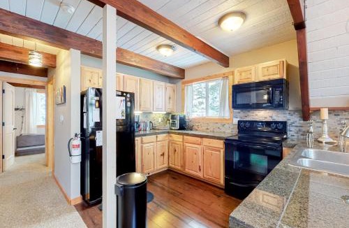 Mountain View Estates House | Cozy Cabin Retreat