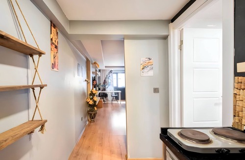 Bomonti Apartment | Cozy Central Flat w/Netflix & Elevator Near Metro 2 minute walking distance