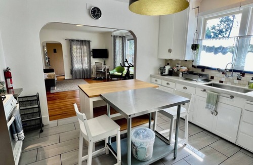 Santa Clara House | Cozy & Comfy Minutes to Levi’s, SCU, Tech Co. & SJC