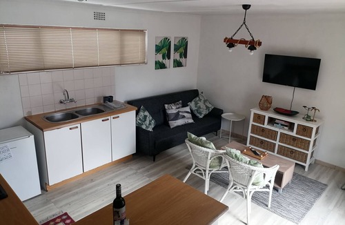 Cape Town Cottage | Cozy cottage for family getaway with private patio and pool in safe suburb.