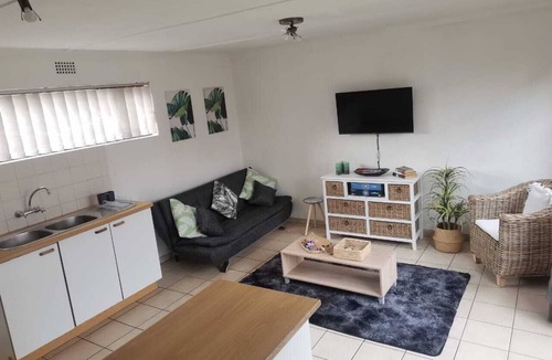 Cape Town Cottage | Cozy cottage for family getaway with private patio and pool in safe suburb.