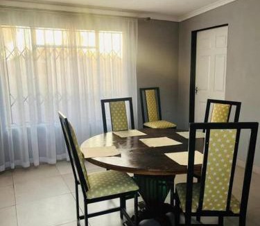 Ekurhuleni Apartment | Cozy Cottage