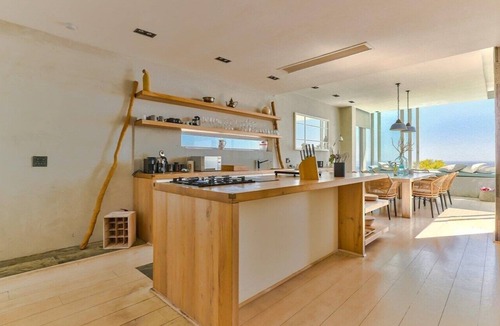 Cape Town Villa | Cozy Cove Villa in Camps Bay